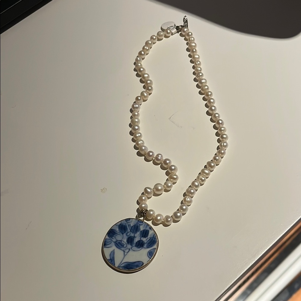 NWOT FW Pearl w Flo Blue China Pendant Necklace
